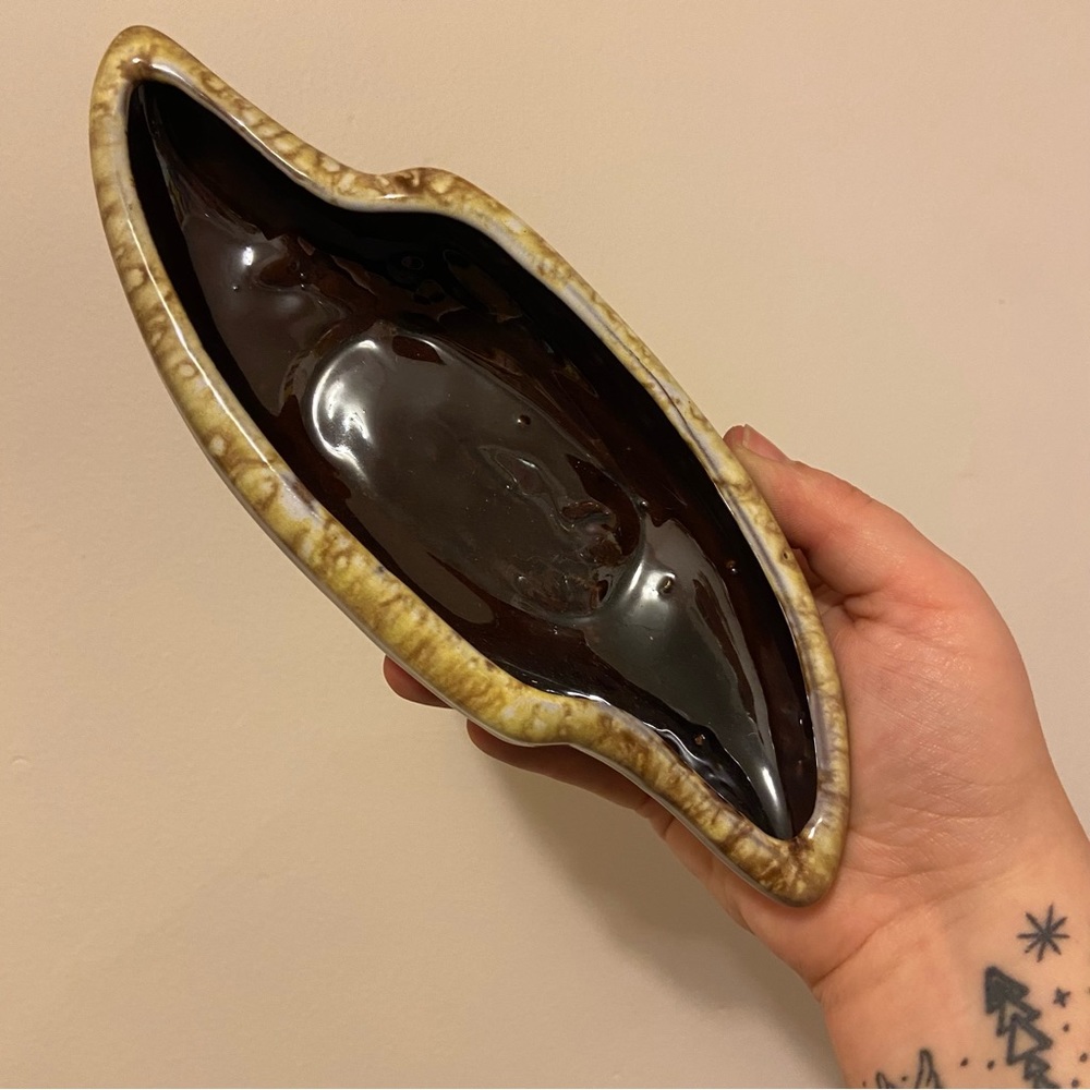 Calaco Imports Mid-century Modern Glazed Ceramic Trinket Dish